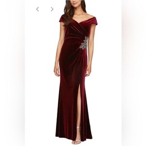 Alex Evening's Women's NWT Wine Color Velvet Long Gown